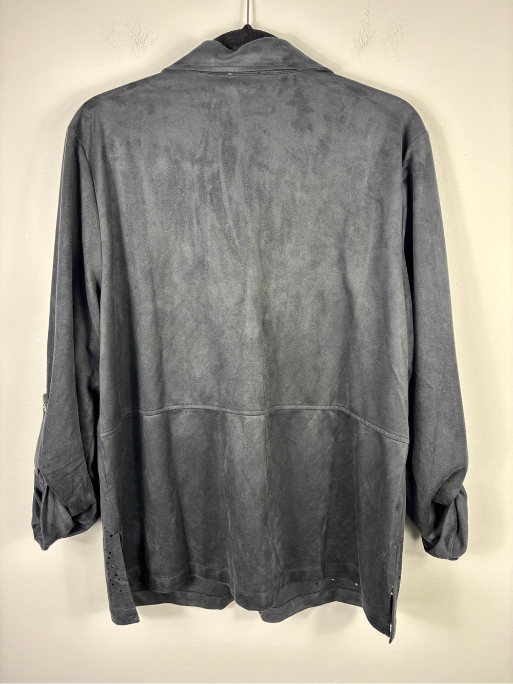 NWT Chico’s Faux Suede Easy Jacket Graphite Gray Laser Cut Perforations Sz 2 - Picture 5 of 7